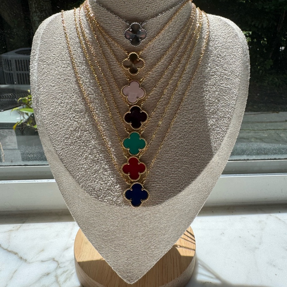 Elegant Clover Necklace